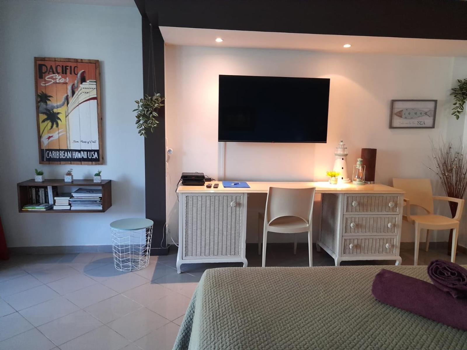 Ilet Bleu Studio Cosy Rdc Vue Mer Et Jardin - Acces Direct Plage Le Gosier  Exterior photo