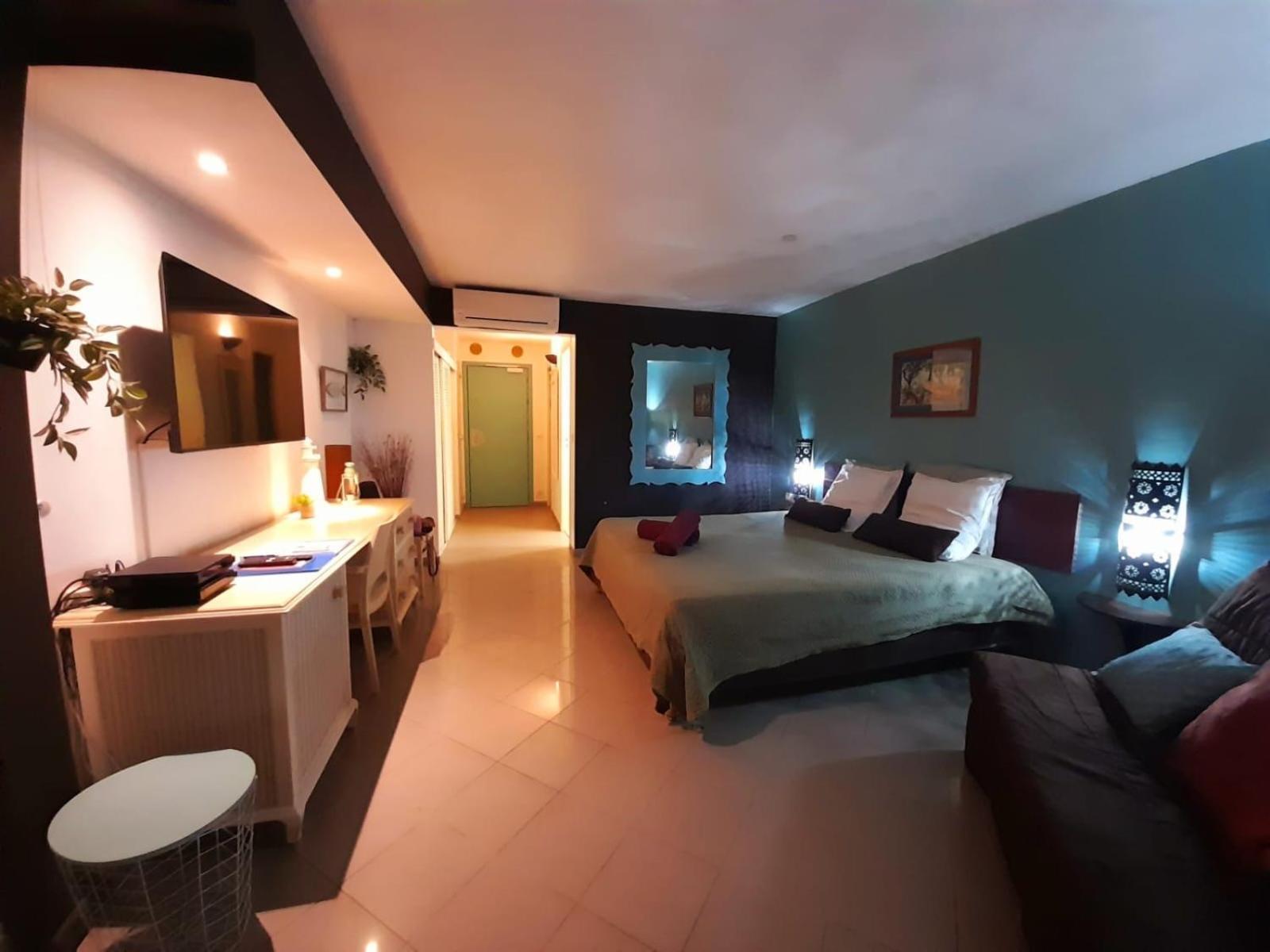 Ilet Bleu Studio Cosy Rdc Vue Mer Et Jardin - Acces Direct Plage Le Gosier  Exterior photo